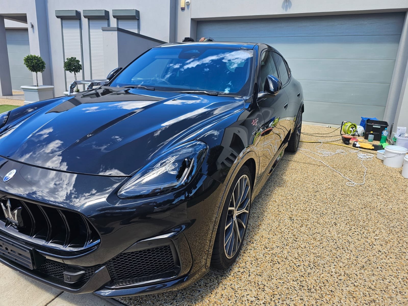 Car ceramic coating — Maserati Grecale